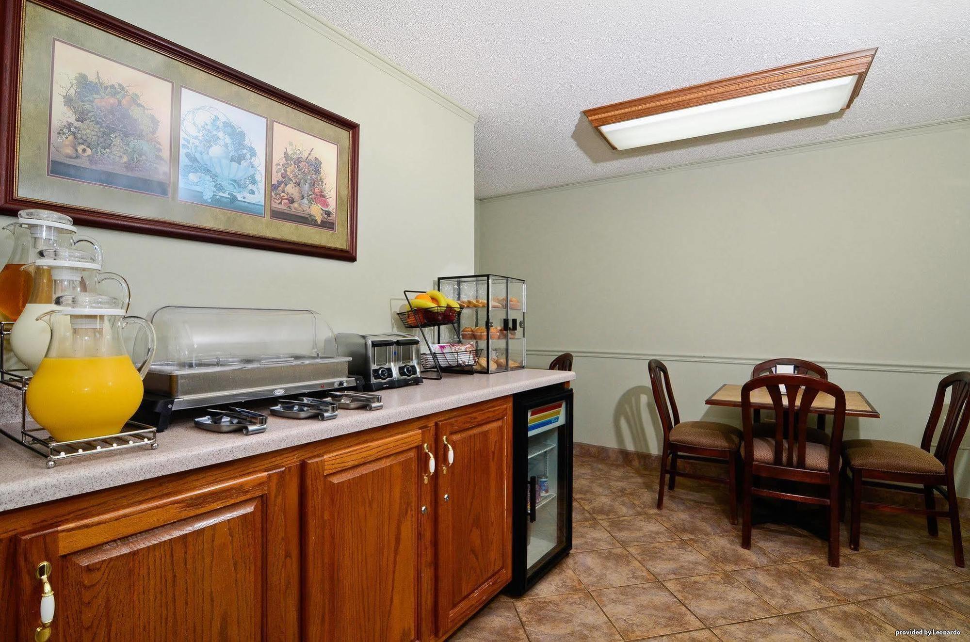Econo Lodge Ripley Restaurant billede
